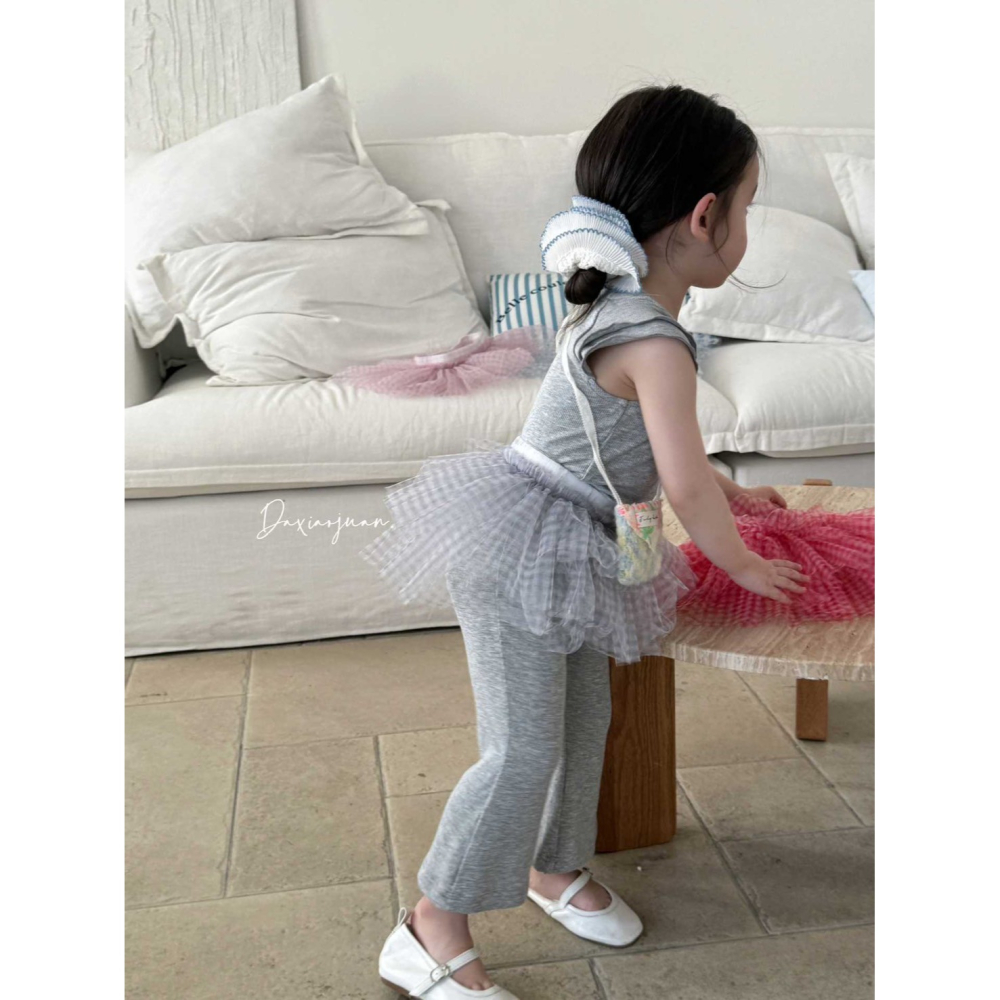 【現貨90cmn三色各1】🇨🇳陸牌｜設計師原創品牌 棉質上下套裝+紗裙屁簾 喇叭褲 女童套裝(不含髮飾)-細節圖9