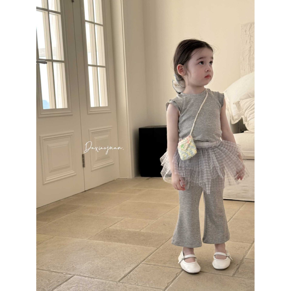 【現貨90cmn三色各1】🇨🇳陸牌｜設計師原創品牌 棉質上下套裝+紗裙屁簾 喇叭褲 女童套裝(不含髮飾)-細節圖11