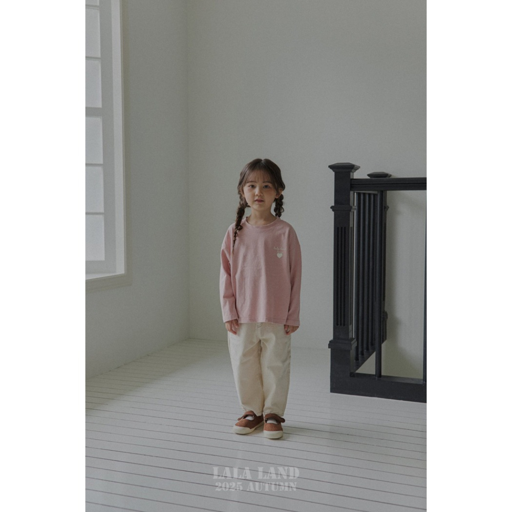 🇰🇷韓國童裝｜2025秋款🍂LALALAND品牌愛心素T-細節圖10
