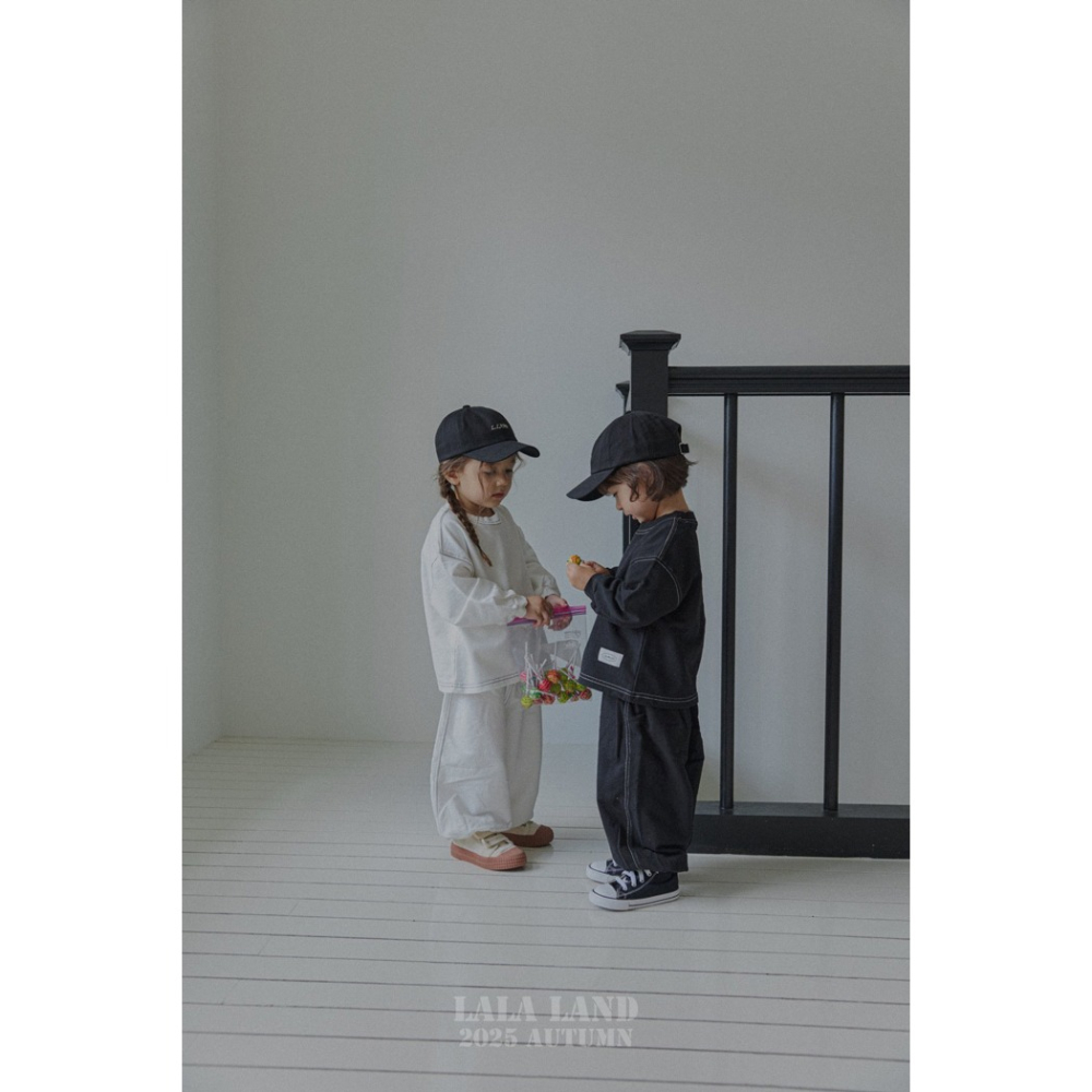 🇰🇷韓國童裝｜2025秋款🍂LALALAND黑白休閒束口褲-細節圖6