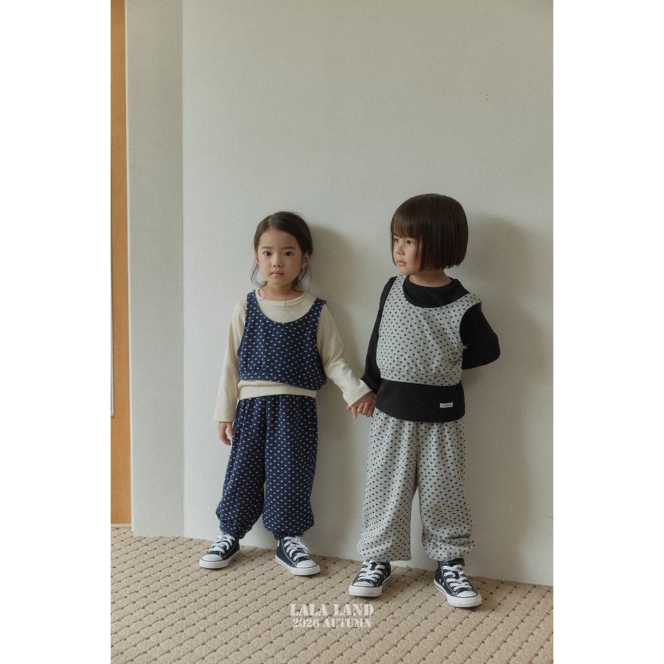 🇰🇷韓國童裝｜2026秋款🍂LALALAND愛心印花束口褲-細節圖5