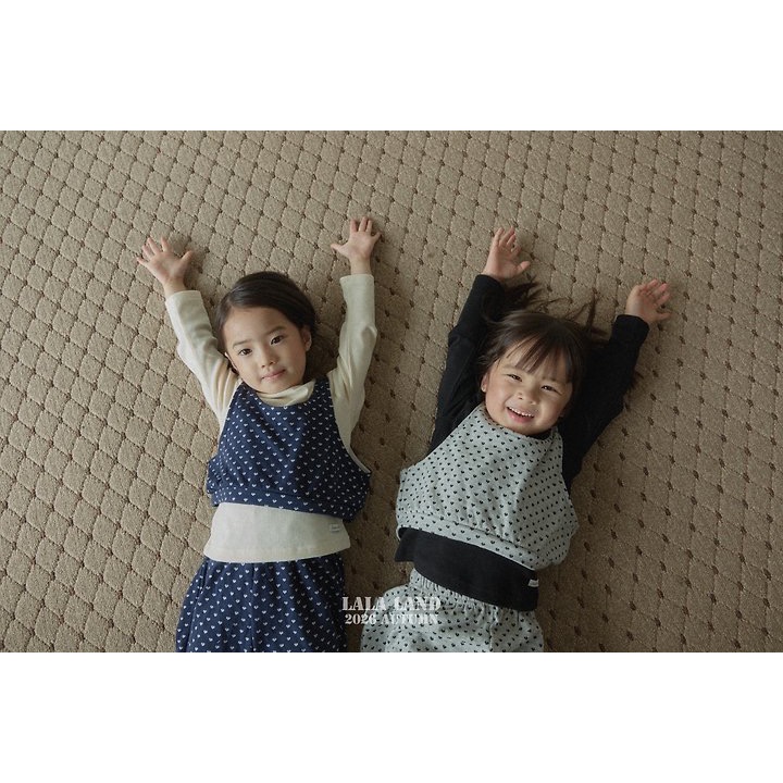 🇰🇷韓國童裝｜2026秋款🍂LALALAND貝拉羅紋素色上衣-細節圖9