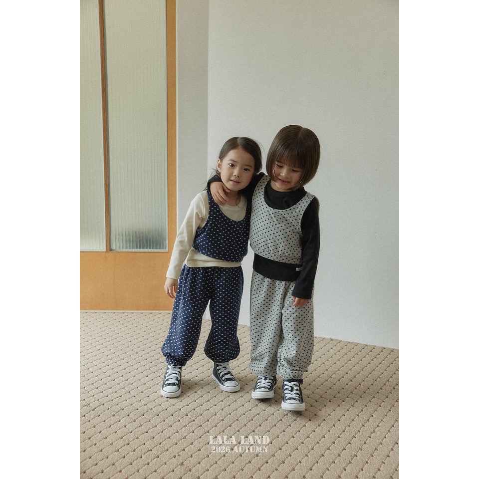 🇰🇷韓國童裝｜2026秋款🍂LALALAND貝拉羅紋素色上衣-細節圖10