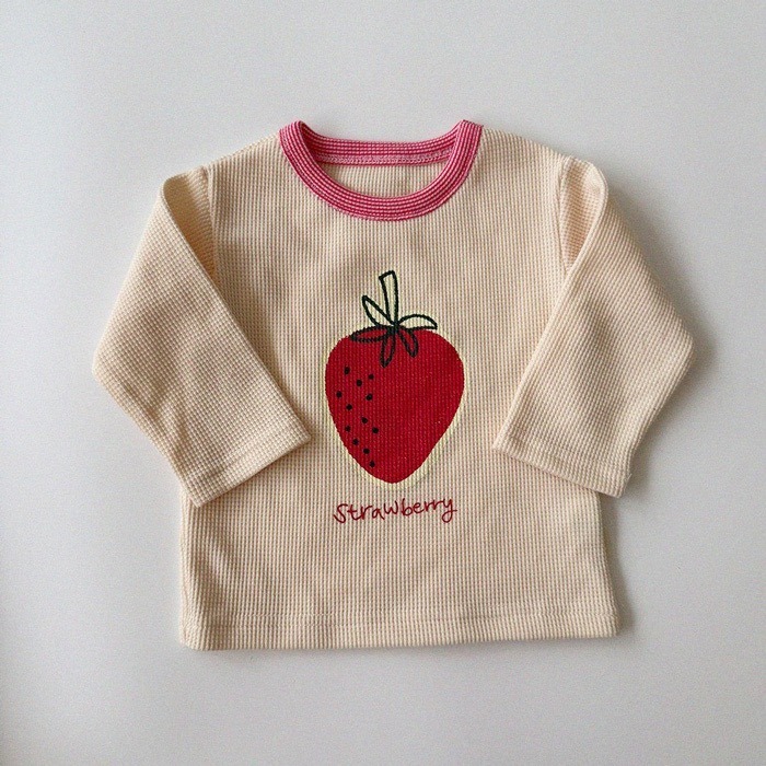 🇰🇷韓國童裝｜2026秋款🍂AOSTA🍓草莓坑條紋上衣-細節圖2