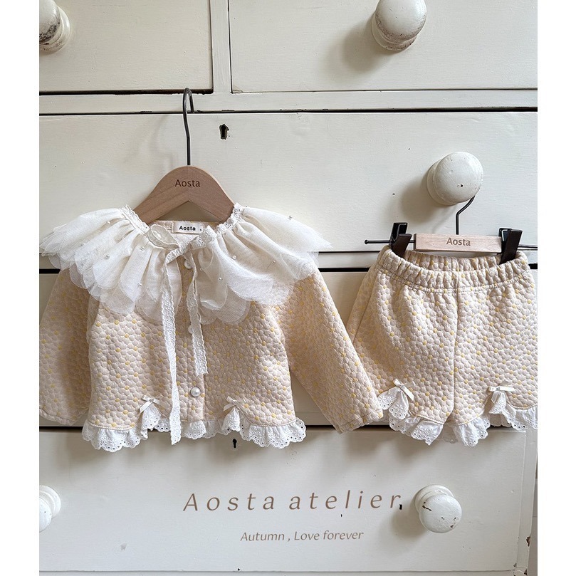 🇰🇷韓國童裝｜2025秋款🍂AOSTA貴氣小公主雛菊絎縫短版外套-細節圖10