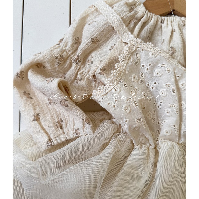 🇰🇷韓國童裝｜2025秋款🍂AOSTA緹花蕾絲拼接洋裝-細節圖8