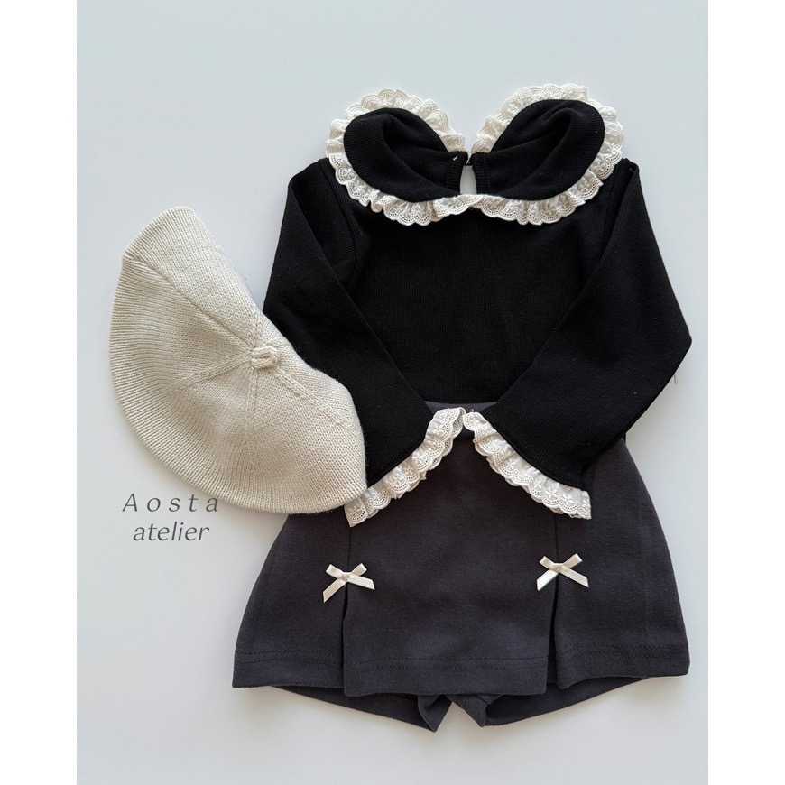 🇰🇷韓國童裝｜2025秋款🍂AOSTA精緻蕾絲荷葉領上衣-細節圖2