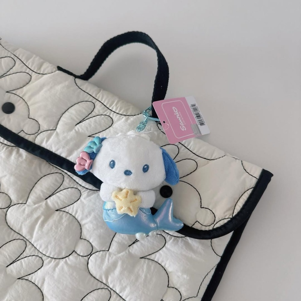 𝟓/𝟐𝟒 𝟐𝟎:𝟎𝟎結單🇰🇷韓國｜正版三麗鷗(美人魚系列)客製化刺繡姓名吊飾-細節圖5