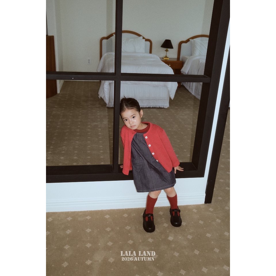 🇰🇷韓國童裝｜2026秋款🍂LALALAND愛心口袋牛仔洋裝-細節圖5