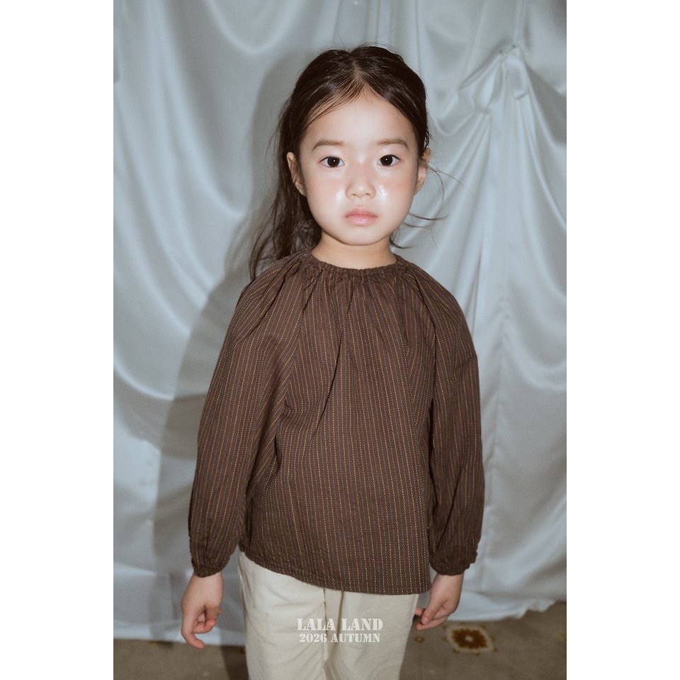 🇰🇷韓國童裝｜2026秋款🍂LALALAND比歐蕾荷葉領/鬆緊領上衣-細節圖4