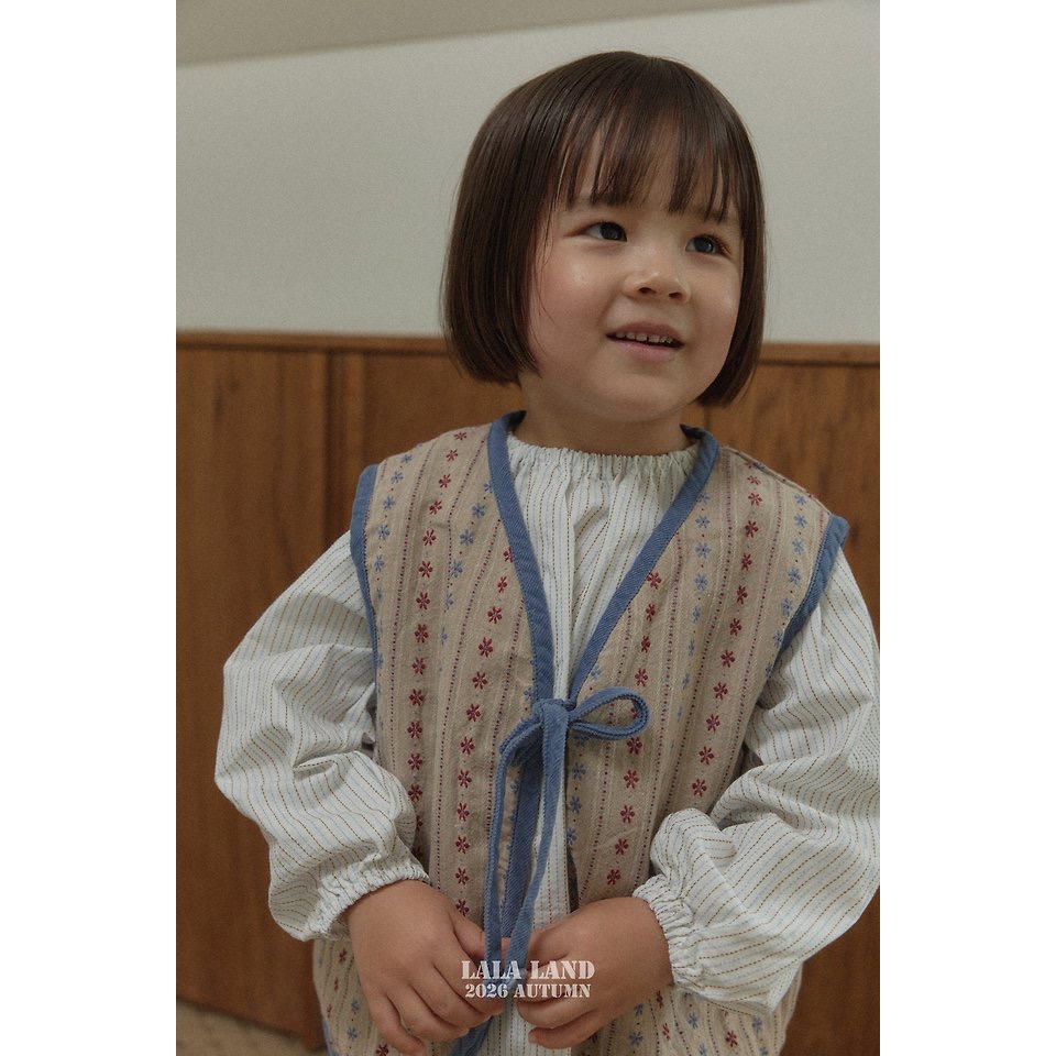 🇰🇷韓國童裝｜2026秋款🍂LALALAND比歐蕾荷葉領/鬆緊領上衣-細節圖10