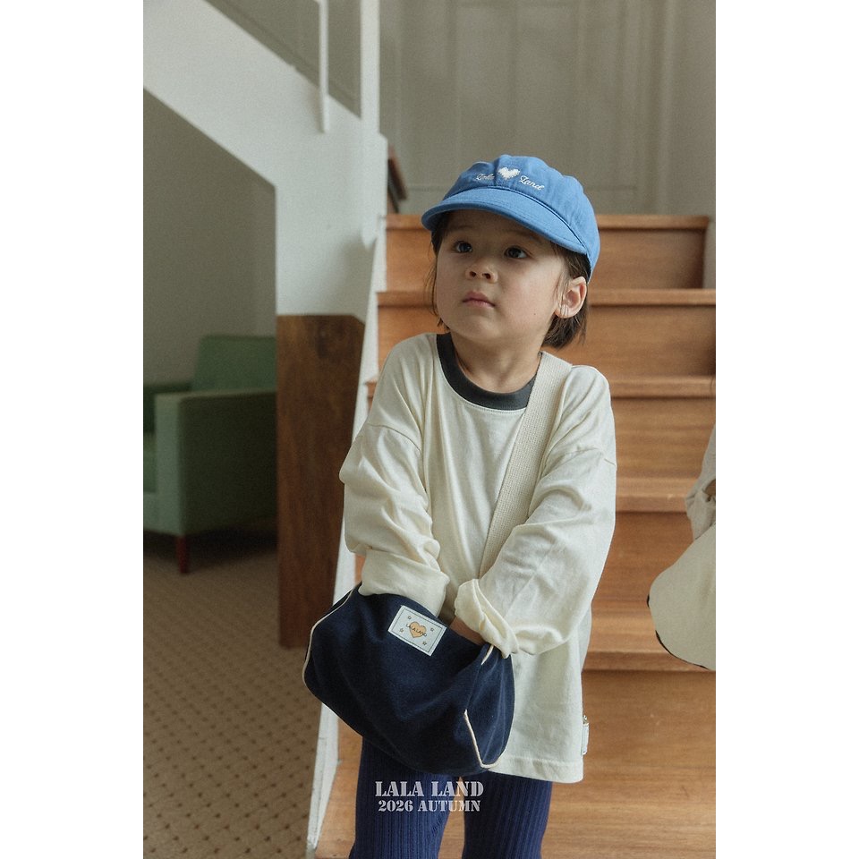 🇰🇷韓國童裝｜2026秋款🍂LALALAND圓筒燈芯絨斜背包-細節圖6