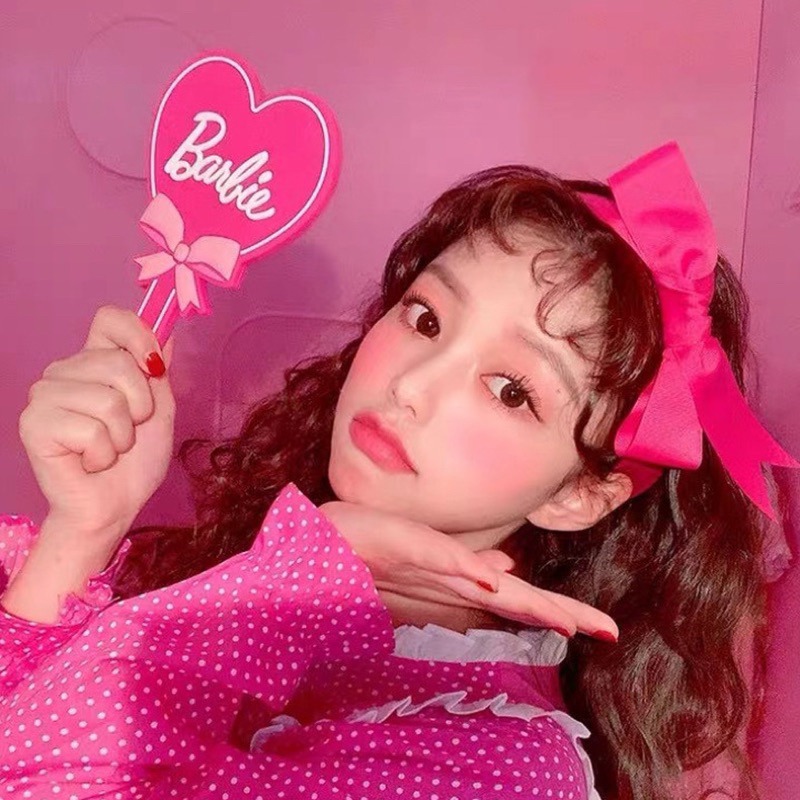 🎀少女心 • Barbie芭比 • 愛心粉嫩小手鏡｜拍照小道具｜手持化妝鏡｜旅行小物｜隨身攜帶｜飾品擺拍🪞-細節圖3