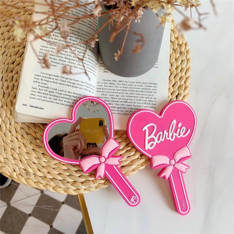 🎀少女心 • Barbie芭比 • 愛心粉嫩小手鏡｜拍照小道具｜手持化妝鏡｜旅行小物｜隨身攜帶｜飾品擺拍🪞-細節圖5