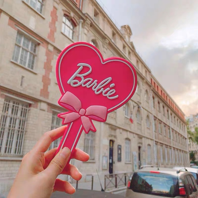 🎀少女心 • Barbie芭比 • 愛心粉嫩小手鏡｜拍照小道具｜手持化妝鏡｜旅行小物｜隨身攜帶｜飾品擺拍🪞-細節圖6