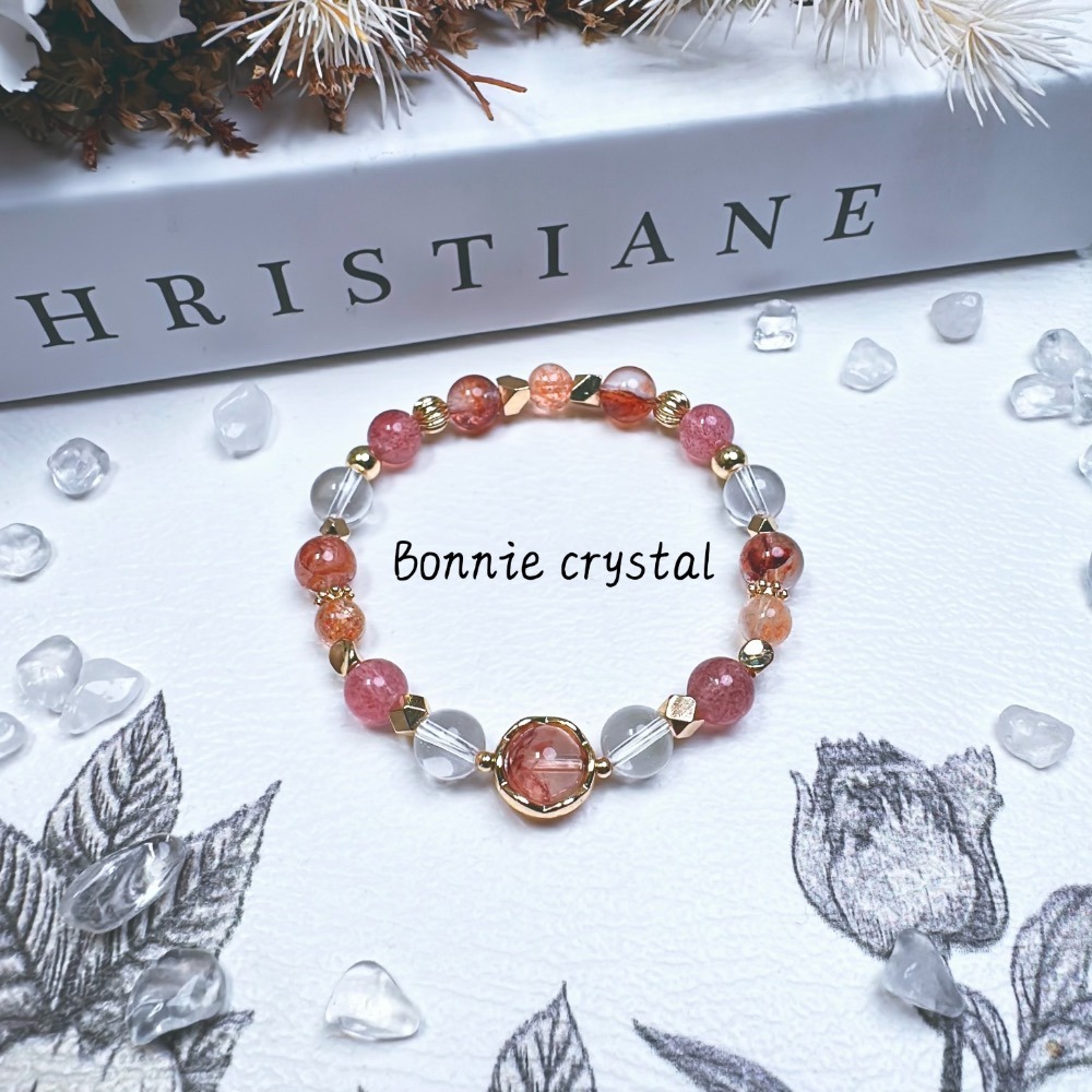 ✨✨ 紅韻設計手鍊✨✨紅膠花、草莓晶、透體金太陽、白水晶-細節圖5