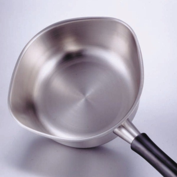 【一草一木】 免運！柳宗理 不鏽鋼 片手鍋 單柄鍋 附蓋 18-8 1.2L霧面 日本製 瓦斯爐專用(內徑14cm)-細節圖3