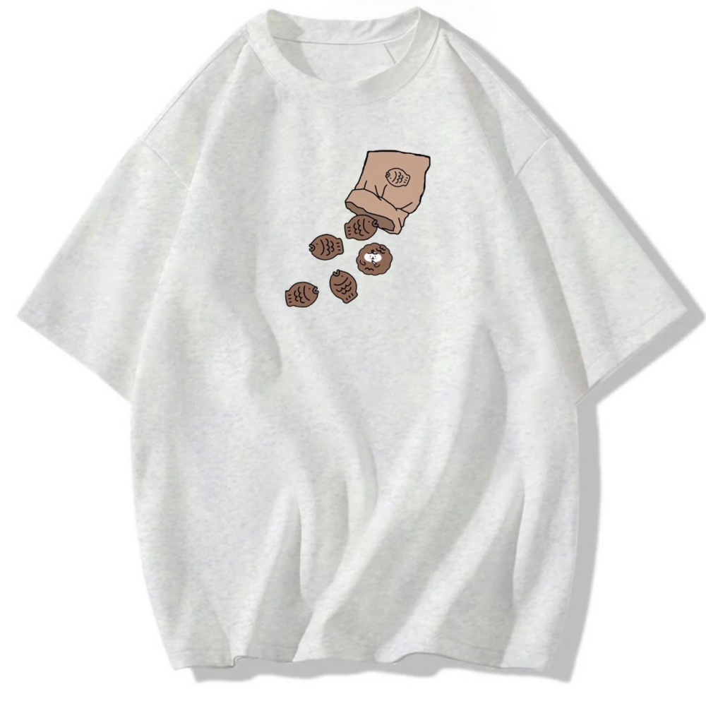 台灣現貨 100%純棉 熊熊混入鯛魚燒 食物印花 短袖t恤女 長袖 兒童 情侶 團體 親子 可愛 大尺碼上衣女-細節圖2