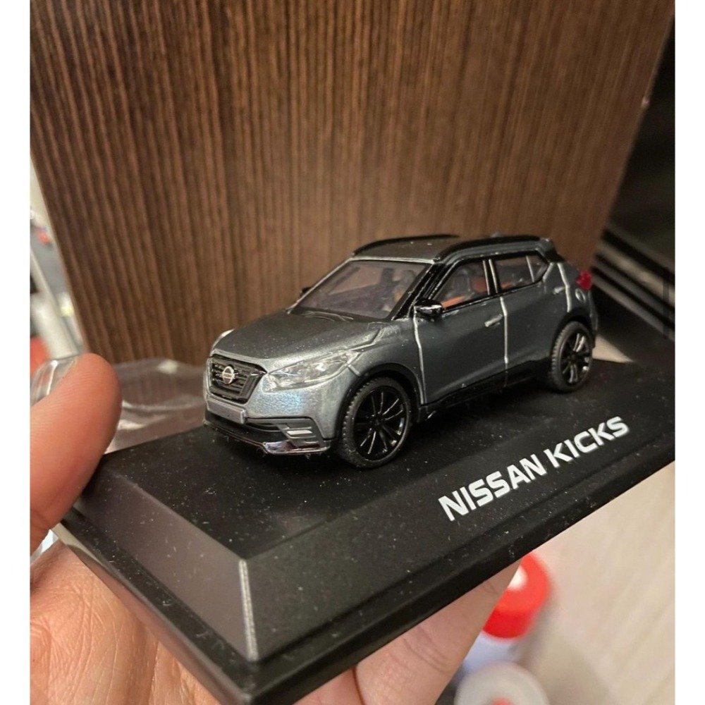 NISSAN KICKS 1/43 原廠授權車 藍色/橘色/白色/鐵灰/黑色 客製化改色 聲光車 模型車客製化 車牌客製-細節圖6