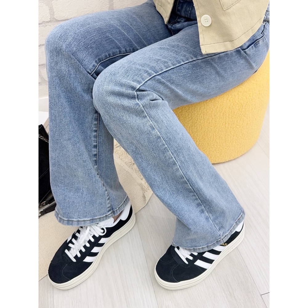 ✴️現貨✴️#7590 ✴️三釦收腹喇叭褲  ✴️S-2L 牛仔褲 喇叭褲 ✴️-細節圖3