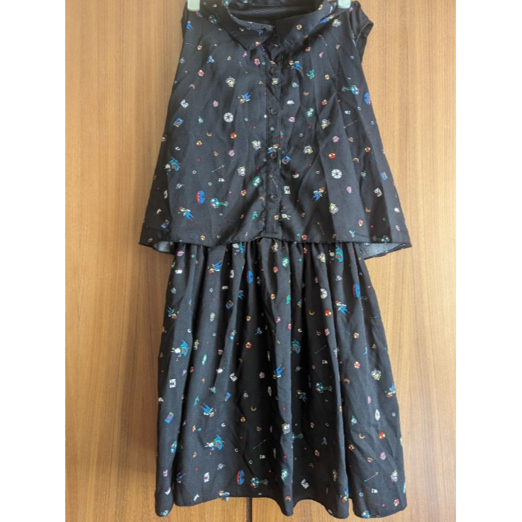 愛麗絲夢遊仙境 設計 無袖連身裙 黑 無袖 雪紡 連身裙 連身衣 有領設計 滿版 穿著-細節圖2