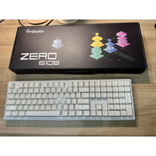 (贈大滑鼠墊與鍵帽組) Ducky Zero 6108 三模無線機械式鍵盤 (PBT鍵帽、Cherry MX2A青軸)