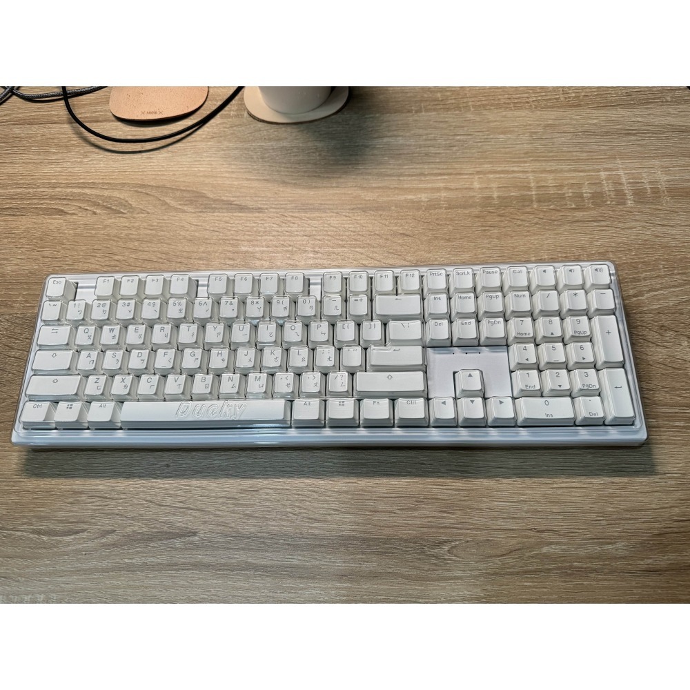 (贈大滑鼠墊與鍵帽組) Ducky Zero 6108 三模無線機械式鍵盤 (PBT鍵帽、Cherry MX2A青軸)-細節圖3