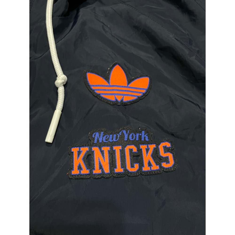 Adidas New York Knicks 連帽運動防風外套 薄外套 男 二手 古著-細節圖3