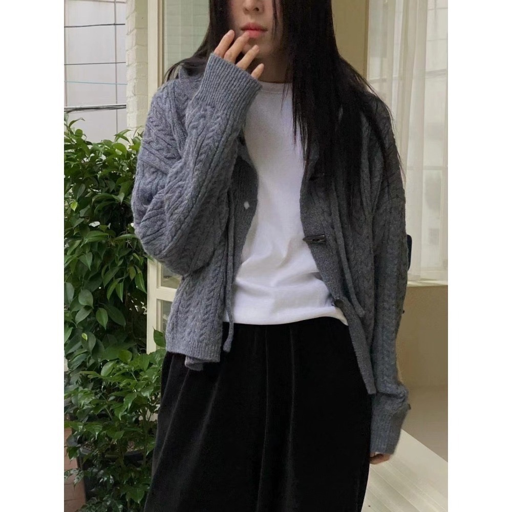 結束營業現貨出清❣️玖月。September❣️ 正韓 質感家羊毛麻花針織牛角扣連帽外套 2310E03-細節圖4