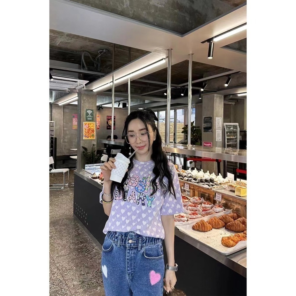結束營業現貨出清❣️玖月。September❣️ 正韓 愛心滿滿 珍珠點綴短Tee 2403A05-細節圖4