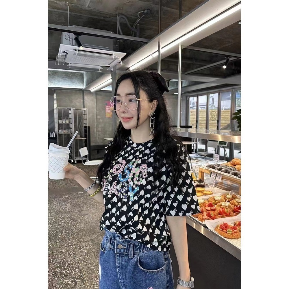 結束營業現貨出清❣️玖月。September❣️ 正韓 愛心滿滿 珍珠點綴短Tee 2403A05-細節圖5