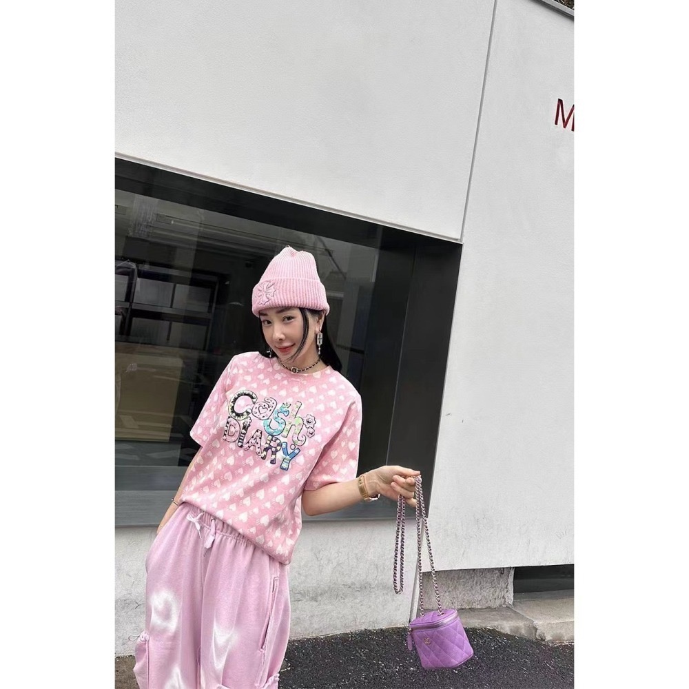 結束營業現貨出清❣️玖月。September❣️ 正韓 愛心滿滿 珍珠點綴短Tee 2403A05-細節圖6