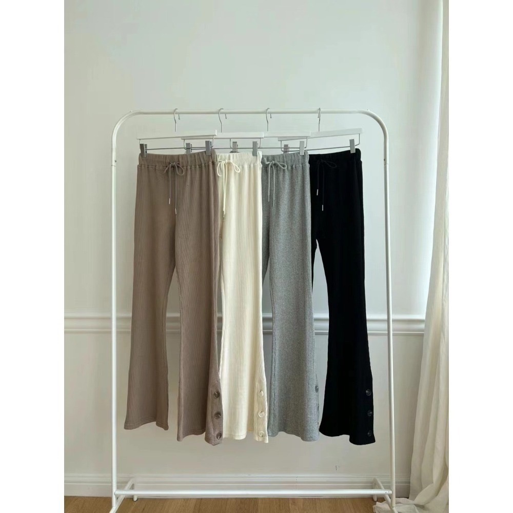 結束營業現貨出清❣️玖月。September❣️ 正韓 金髮歐膩家 羅紋排釦細肩長版背心 2405A18-細節圖9