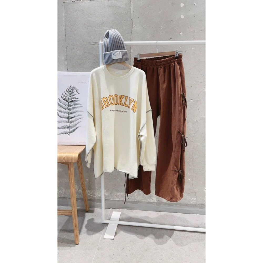 ❣️玖月。September❣️ 正韓 字母配色反車線落肩長袖寬鬆Tee 出清特價 現貨深藍 2410A10-細節圖4