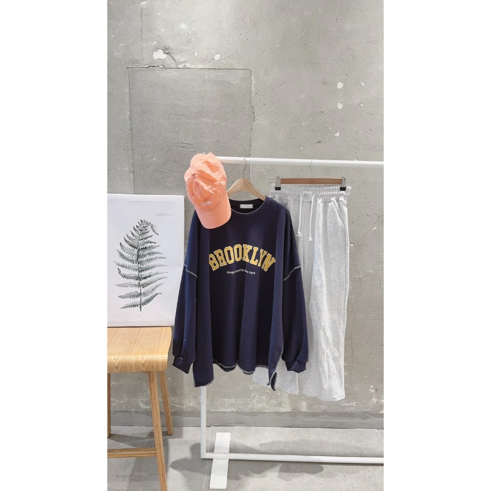 ❣️玖月。September❣️ 正韓 字母配色反車線落肩長袖寬鬆Tee 出清特價 現貨深藍 2410A10-規格圖5