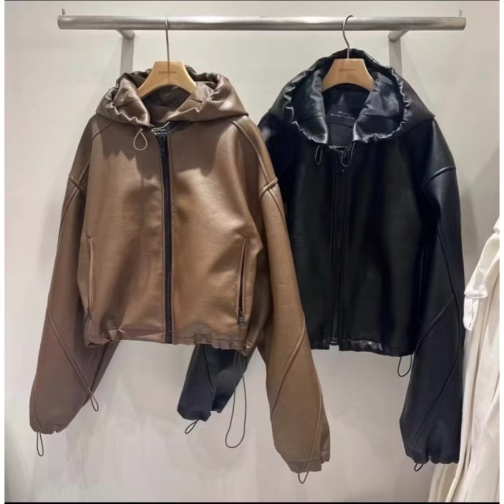 結束營業現貨出清❣️玖月。September❣️ 正韓 街頭家 高質感 抽繩連帽 皮外套 2411A01-細節圖9