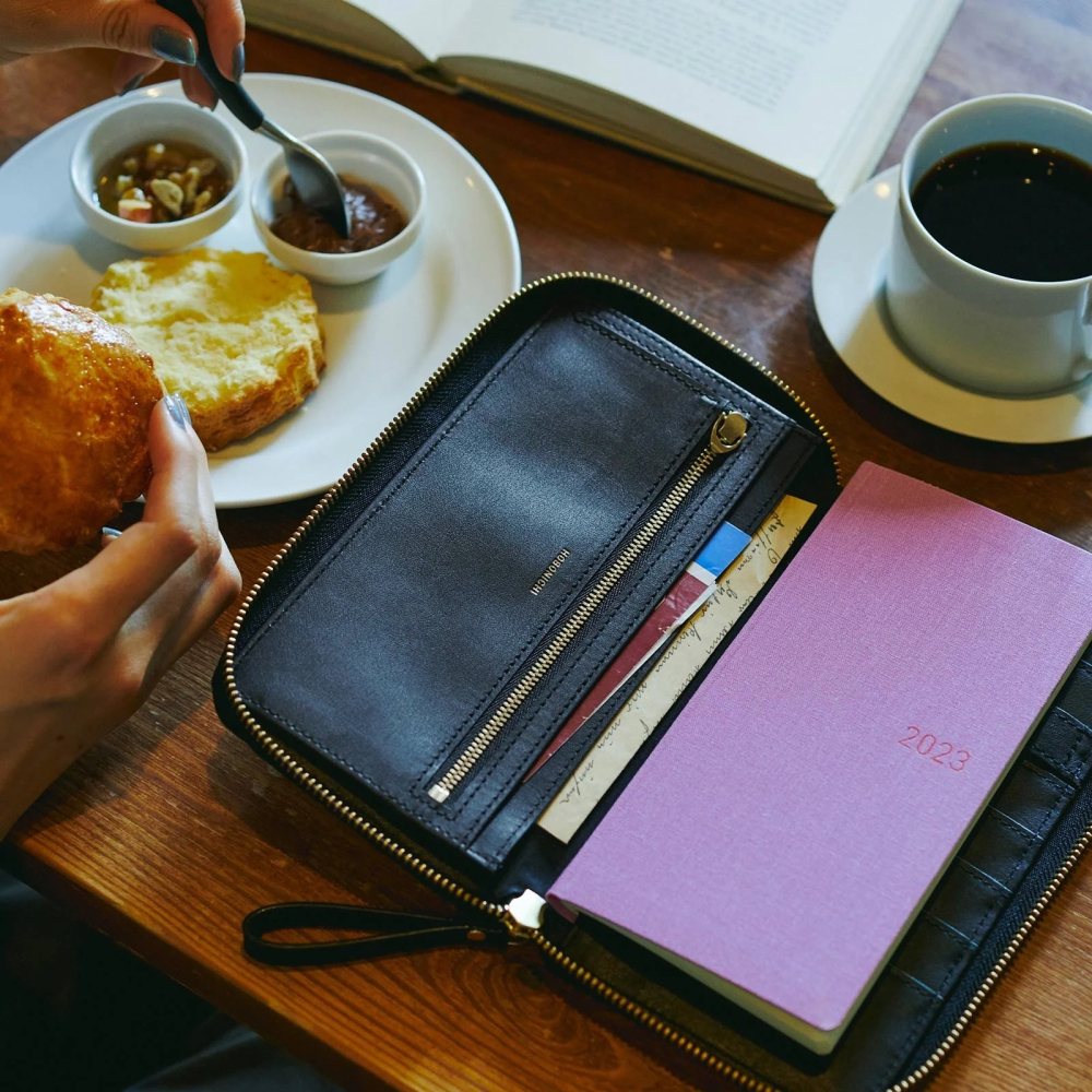 【預購】HOBO日Weeks收納包 notte 夜色黑壓紋 PU合皮 週手帳 書衣書皮 拉鍊包 Single Color-細節圖5