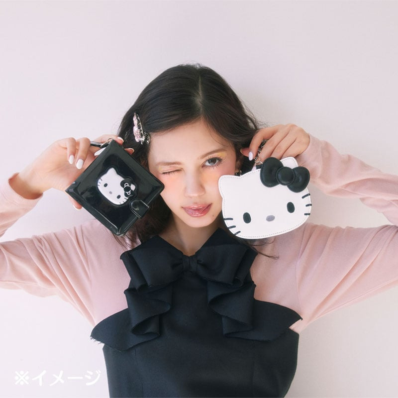 【現貨】日本三麗鷗 HELLO KITTY 大臉造型拉繩伸縮車票套-黑（I Love Hello Kitty）-細節圖6