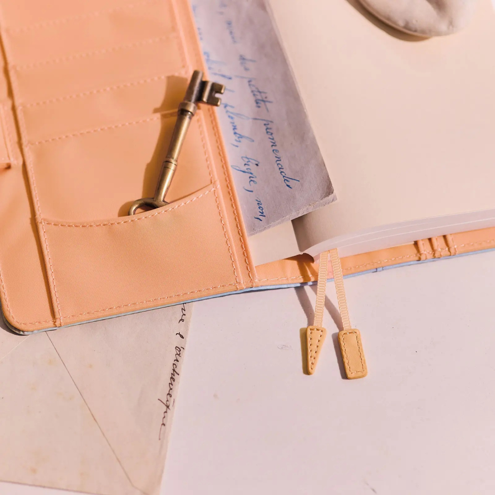 【預購】HOBO日手帳外皮 A6文庫本 Powder Blue Shell 淡藍x貝殼粉 純色系列 書皮書衣-細節圖4