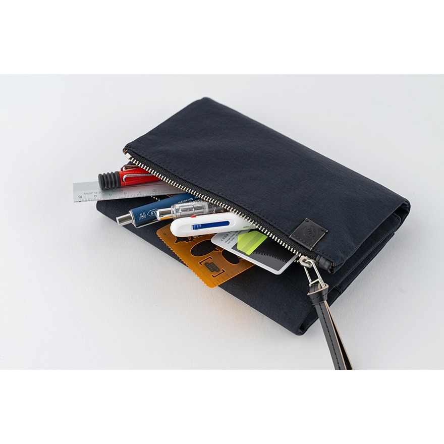 【預購】HOBO日手帳外皮 A6文庫本 tragen 黑色 三折式磁吸書衣 多口袋尼龍書皮書衣 HOBO手帳 書皮 書衣-細節圖10