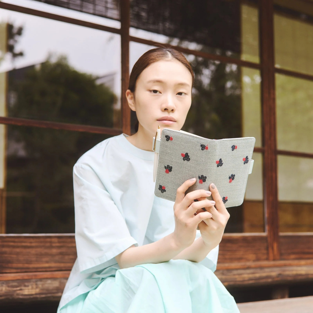 【預購】HOBO日手帳外皮 A6文庫本 light berry（green）皆川明 minä perhonen 書皮書衣-細節圖4