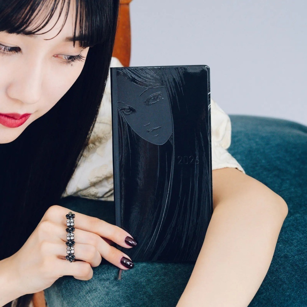 【現貨】HOBO日2026年Weeks週手帳 伊藤潤二 富江 Haunting Beauty 日文/英文版-細節圖2