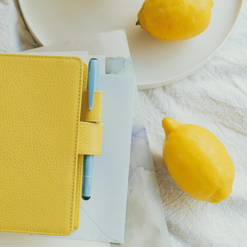 【預購】HOBO日手帳外皮 A6文庫本 Brilliant Yellow 亮黃 牛革書皮 牛皮書衣 Hobonichi-細節圖3