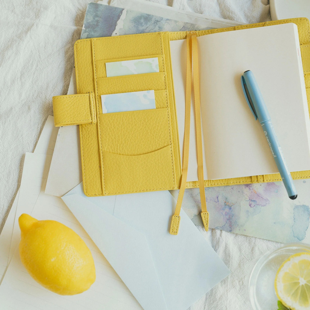 【預購】HOBO日手帳外皮 A6文庫本 Brilliant Yellow 亮黃 牛革書皮 牛皮書衣 Hobonichi-細節圖4