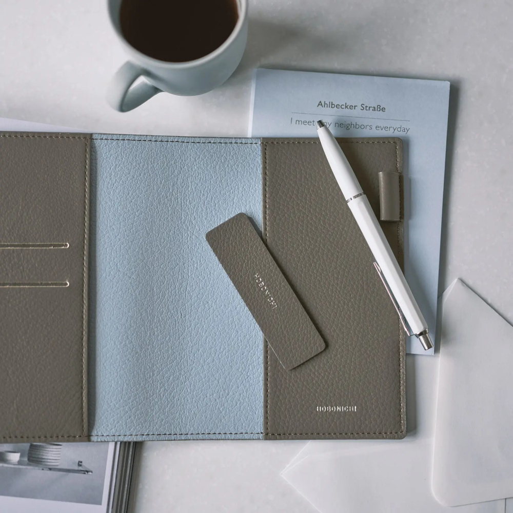 【預購】HOBO日手帳外皮 A6文庫本 Taut 暖灰x淺藍 牛皮書衣 瘦身版 牛革書皮 Hobonichi-細節圖3