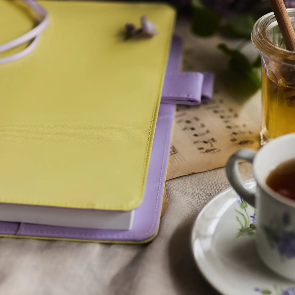 【現貨】HOBO日手帳外皮 A5大本 Honey Lilac 蜂蜜黃 x 淡紫 純色系列 書皮 書衣 Hobonichi-細節圖4