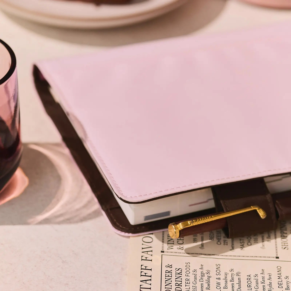 【預購】HOBO日手帳外皮 A5大本 Sweet Cacao 淡粉 x 深棕 純色系列 書皮 書衣 Hobonichi-細節圖4