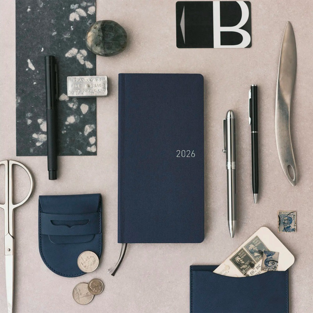 【預購】HOBO日2026年Weeks週手帳 純色系列 Cosmo Blue 宇宙藍 日文/英文版(特典三色筆黏貼式L夾-細節圖3