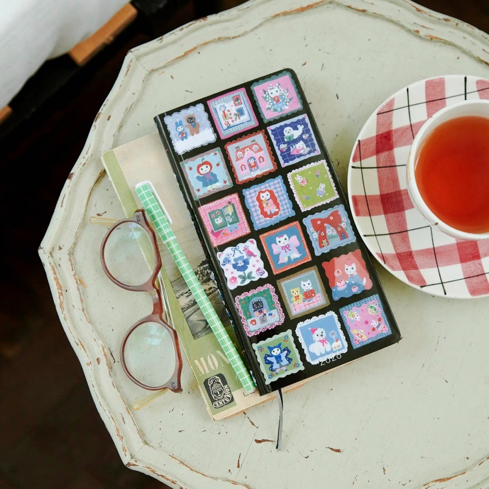 【現貨】HOBO日2026年Weeks週手帳 北岸由美 白貓的日常 日文/英文版(特典-三色筆+黏貼式L夾-細節圖2