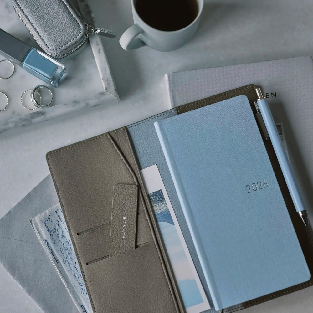 【預購】HOBO日Weeks收納包 Taut (Gray & Light Blue) 牛皮書衣 瘦身版 牛革書皮-細節圖3
